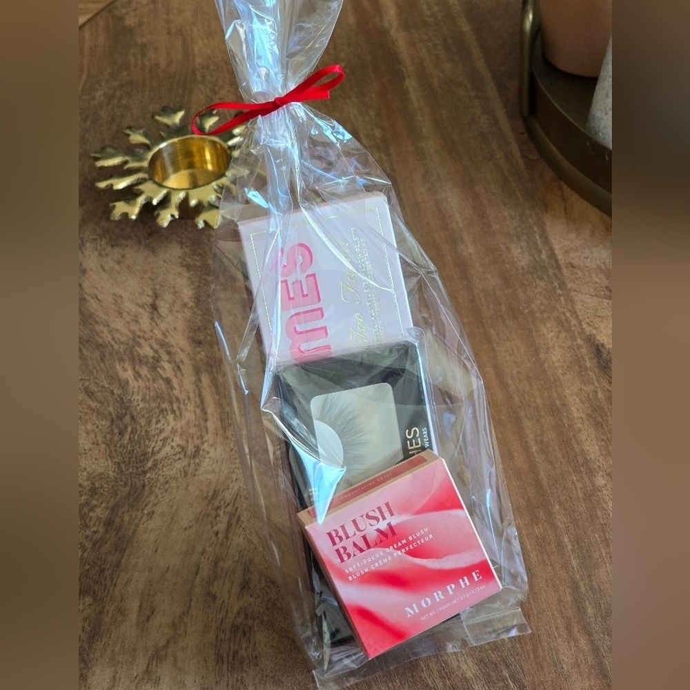 Too Faced + Morphie + faux mink lashes makeup bundle - Picture 12 of 14